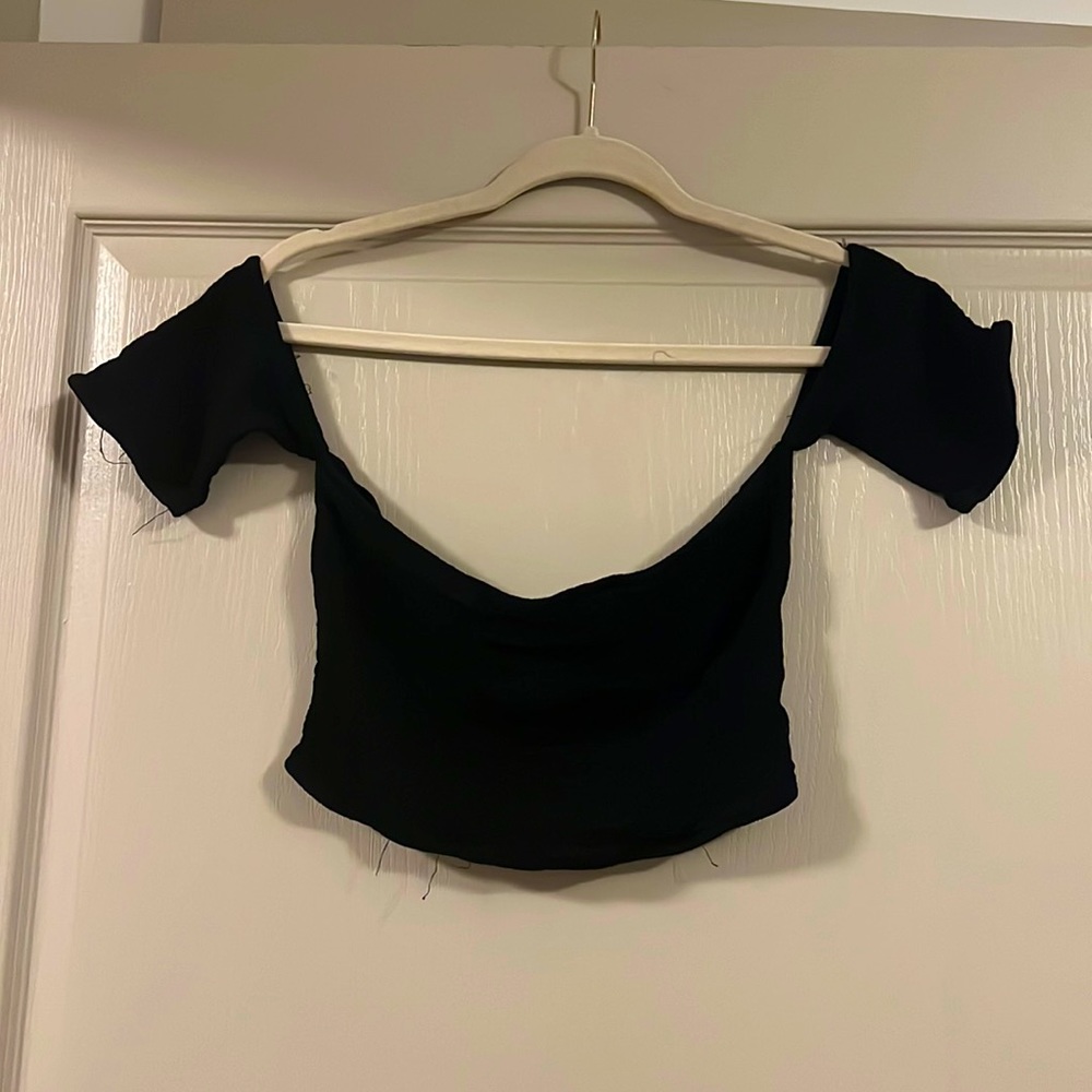 Black crop top with off the shoulder sleeves